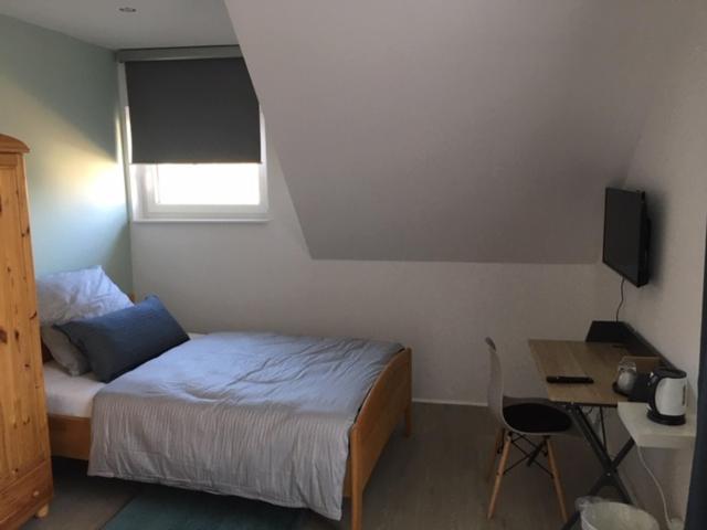 Gaeste Und Messezimmer Adelheidsdorf ภายนอก รูปภาพ