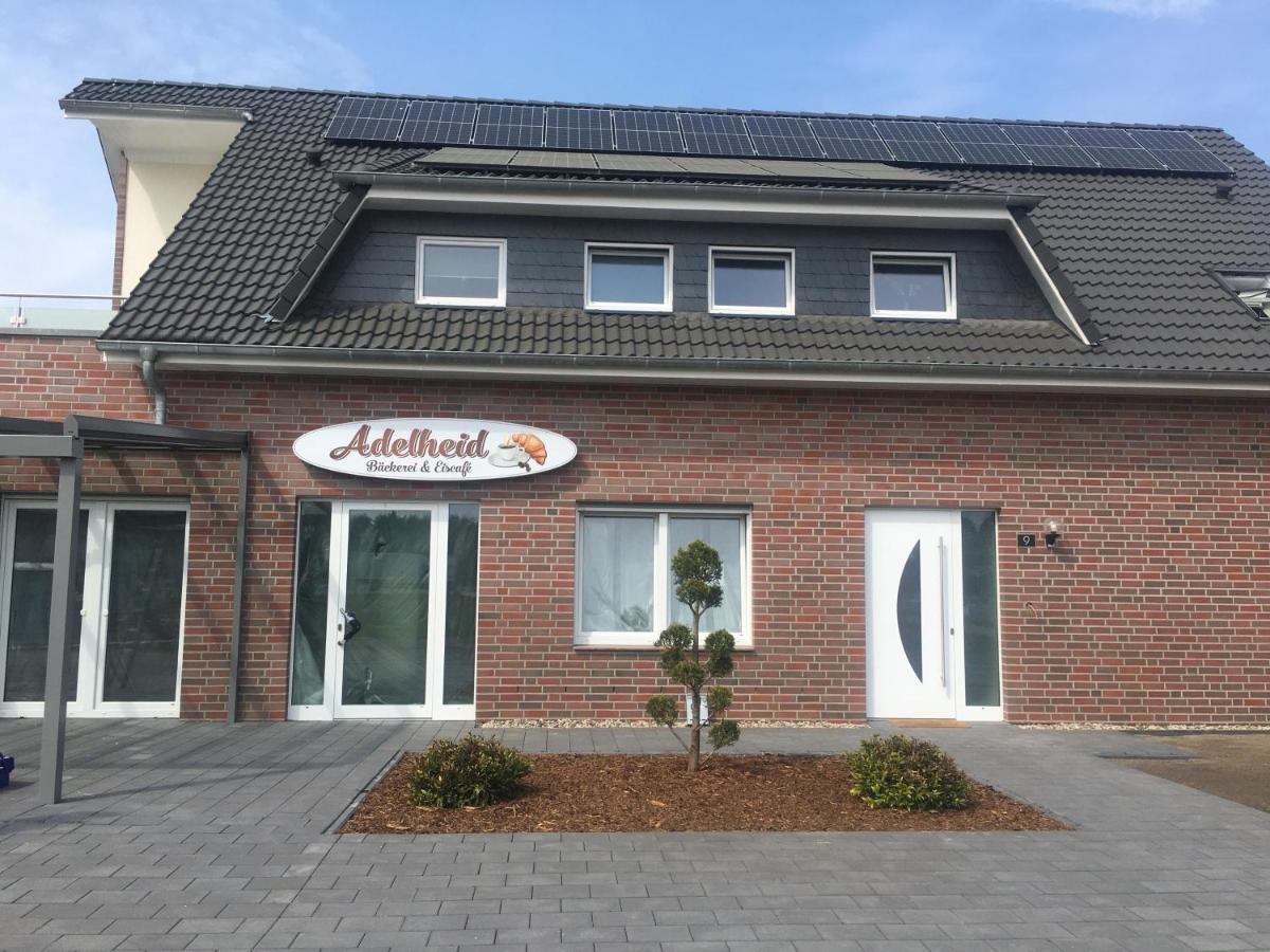 Gaeste Und Messezimmer Adelheidsdorf ภายนอก รูปภาพ