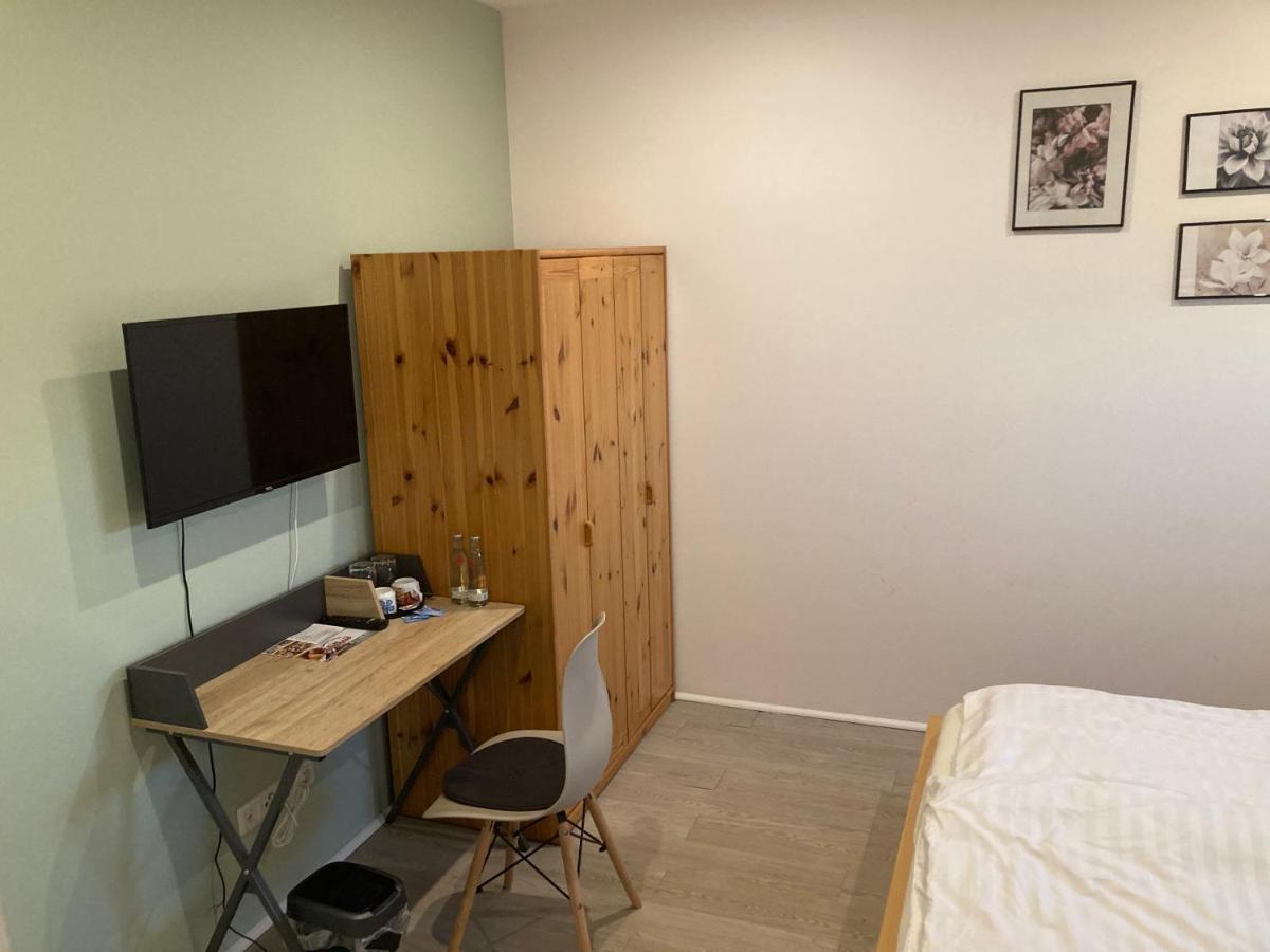 Gaeste Und Messezimmer Adelheidsdorf ภายนอก รูปภาพ