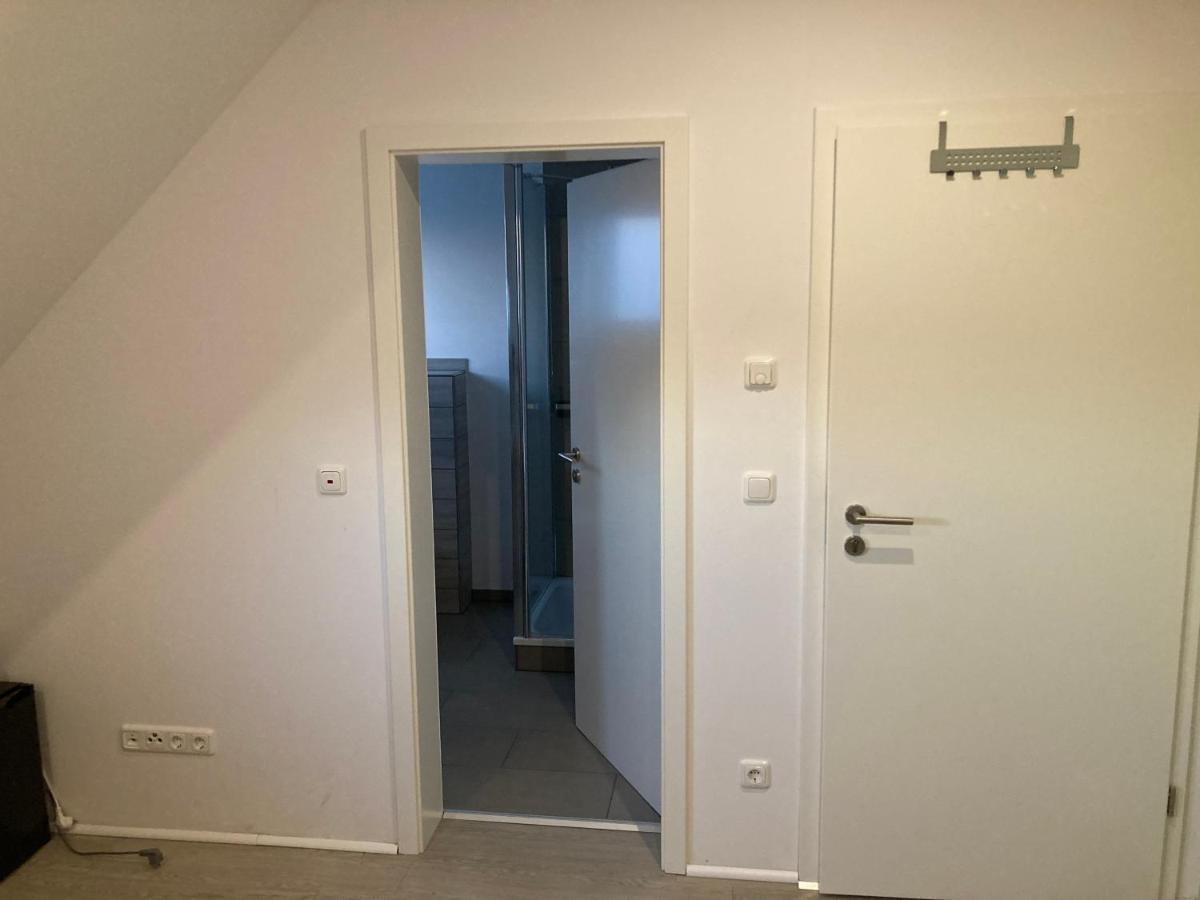 Gaeste Und Messezimmer Adelheidsdorf ภายนอก รูปภาพ